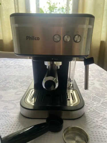 Philco Cafeteira Expresso 1,2L 20 Bar 950W Pressão de 20bar Saída de Vapor PCF04A 220V