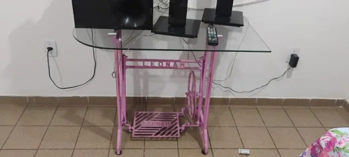 Mesa (pé) de máquina 