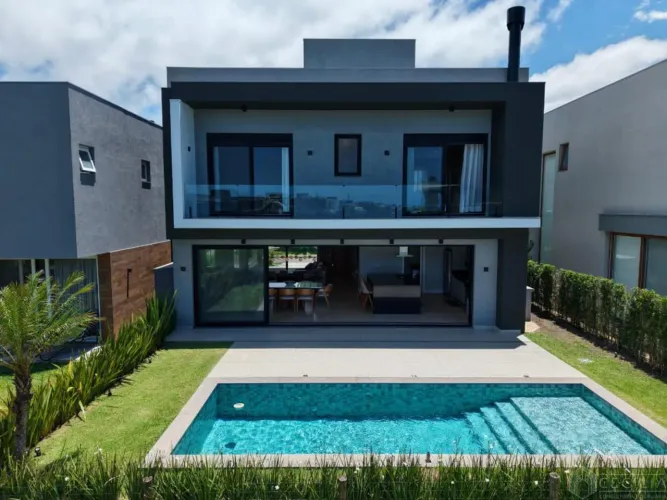 Casa em Condomínio, beira lago em Capão da Canoa - Venda no Condomínio Capão Ilhas Resort