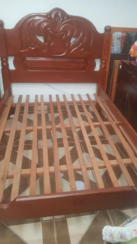 CAMA DE CASAL EM MADEIRA ENTALHADA 