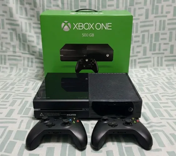 Xbox One 500GB Completo na Caixa + 2 Controles Originais
