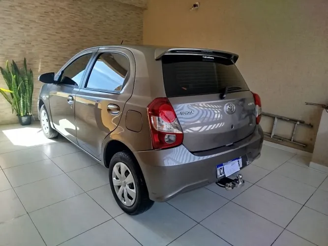 Toyota Etios X 1.3 Flex 16V 5P Mec. 2020