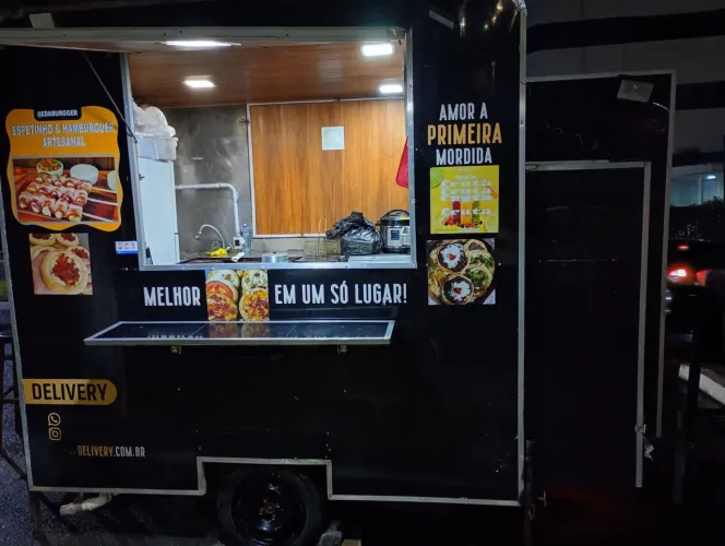 VENDO ESSE ÓTIMO TRAILER
