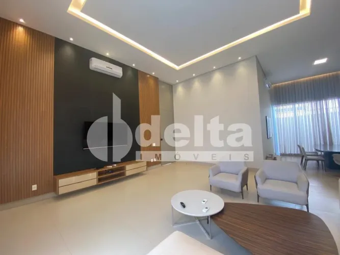 Casa em condomínio com 3 suítes disponível para locação no bairro Gávea em Uberlândia-MG