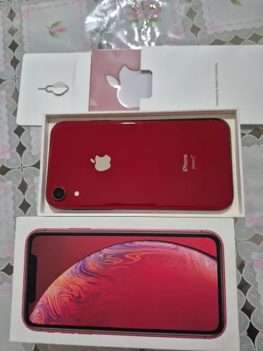 Celular iPhone xr. Semi novo muito bem conservado sem arranhões ou marcas. 