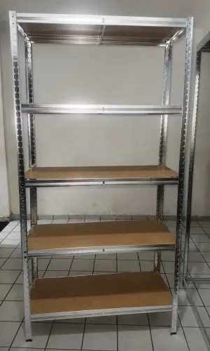 Estante de aço