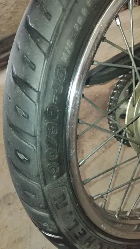 PNEU MICHELIN PILOT STRET VAI 1CÂMARA DE BRINDE ARO 18 TRASEIRO