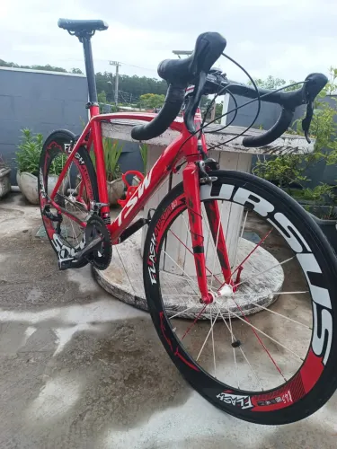 TSW TR10 Speed + Rodas Carbono Shimano Sora - R$ 6.500