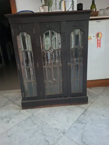 Buffet/Cristaleira em Madeira Maciça