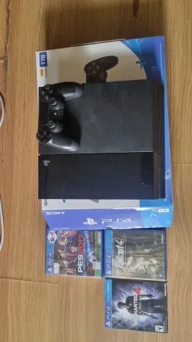 playstation 4 black piano