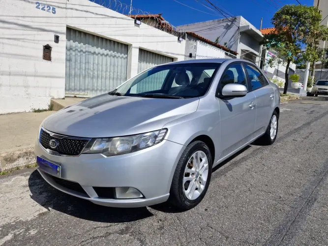 Kia Motors Cerato 1.6 16V Mec. 2011