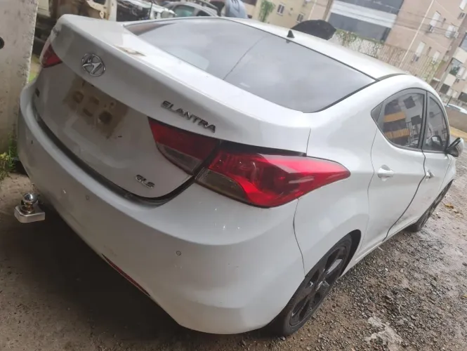 Elantra 1.8 em peças