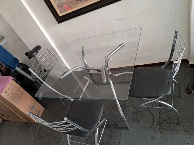 Mesa de vidro 4 cadeiras 