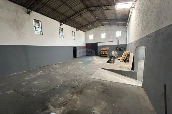 Galpão Industrial Pronto para Operação em Mauá | 500 m², Energia 180 kVA e Excelente Logís