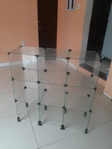 Vendo . Vidrine ,/BALCÃO. De vidro.