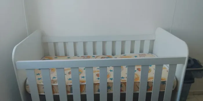 Berço+ Colchão Semino novo