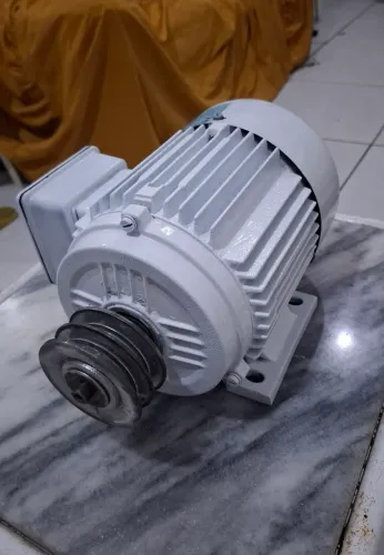 Motor Trifásico Industrial (2 cavalos de potência) 220V, 380V ou 440Volts. Marca NOVA