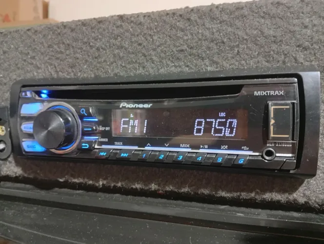 Rádio automotivo Pioneer mixtrax dual color