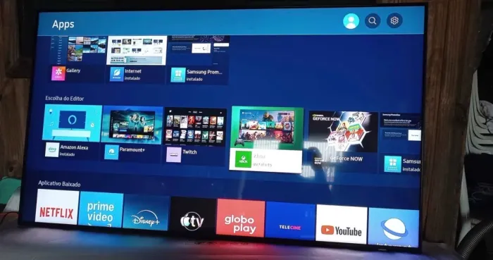 Smart 55" Samsung 4k Crystal AU8000 Ultra Slim com Xbox integrado 