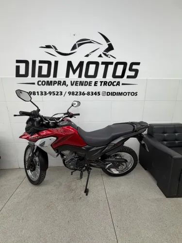 Vendo Xre 190 25/26 emplacada conservada!
