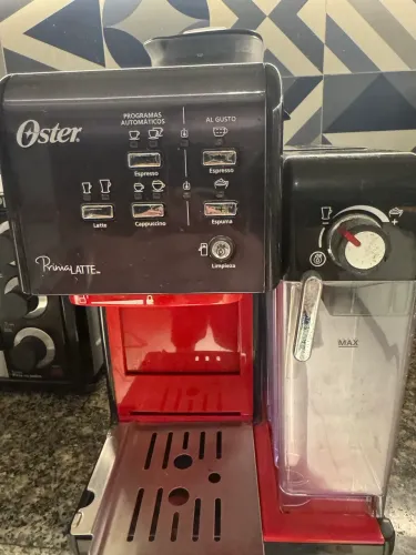 Cafeteira Oster Primalatte Automática Expresso 220v Vermelha