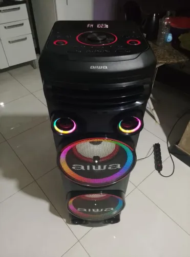 Estou vendendo um som Aiwa AWS-T2W-01.