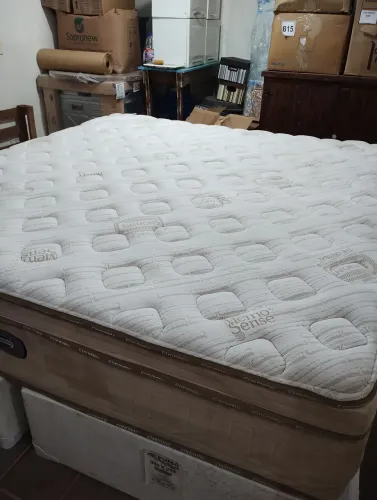 Cama king com cabeceira