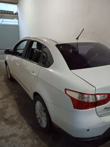 Fiat Grand Siena Essence 1.6 Flex 16V 2015
