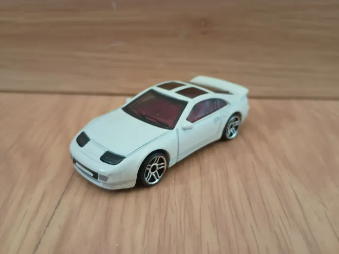 Miniatura nissan 300zx hot wheels 1:64