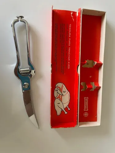 Tesoura para corte de aves da  Mundial - BAIXOU PREÇO 