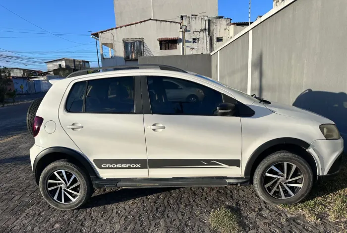 Volkswagen Crossfox 1.6 MI Total Flex 8V 5P 2012