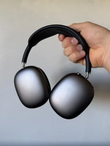 Apple AirPods Max Lightning