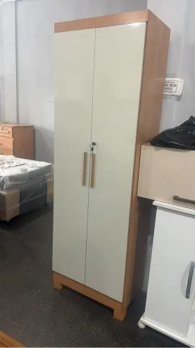 Guarda-roupa em perfeito estado pouquíssimo usado