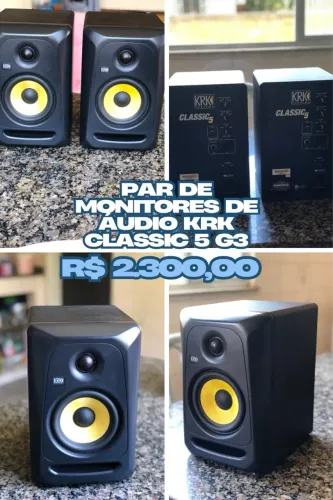 Par de monitores de áudio
