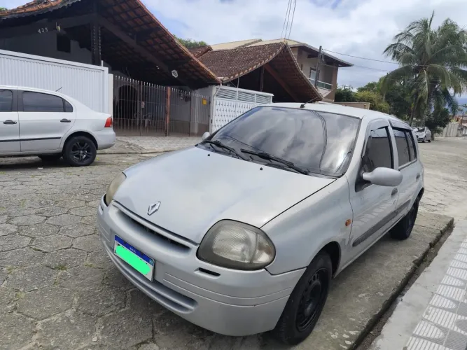 Renault Clio RL / Yahoo/ Authent. 1.0 8V 5P 2001