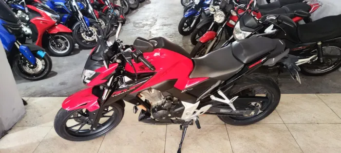 HONDA CB 300f VERMELHA Shalon veículos Cariacica