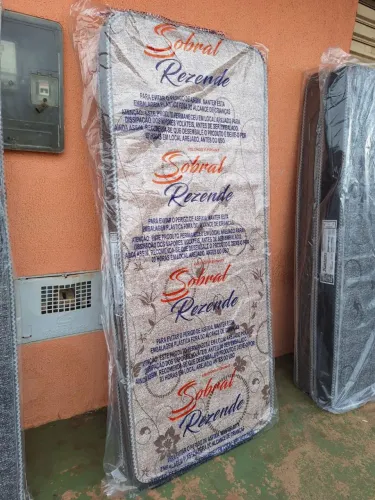 Colchão de solteiro espuma D20 tamanho padrão 0.88 x 1.88 com 12cm de espuma ((ENTREGO ))