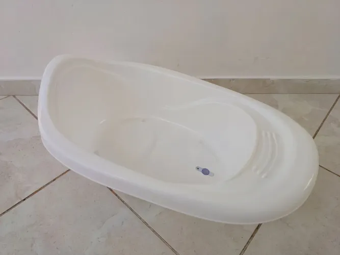 Banheira para doação.