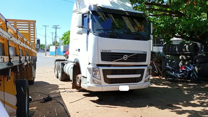 Volvo FH Clássico 2011 6x2 Motor Feito - Pneus Novos