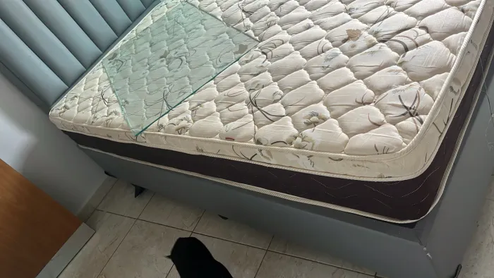 Cama Box, colchão e cabeceira