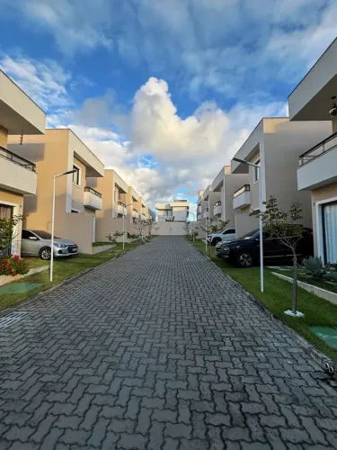 Casa para locação em Abrantes | Condominio Villagio | 4/4 sendo uma suíte.
