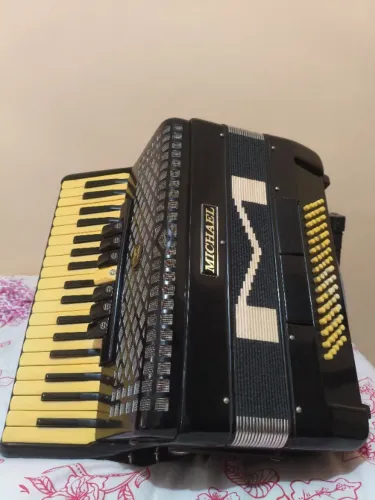 Acordeon 80 baixo