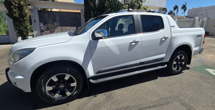 Chevrolet S10 P-up H.country 2.8 4X4 CD Dies.aut. 2016