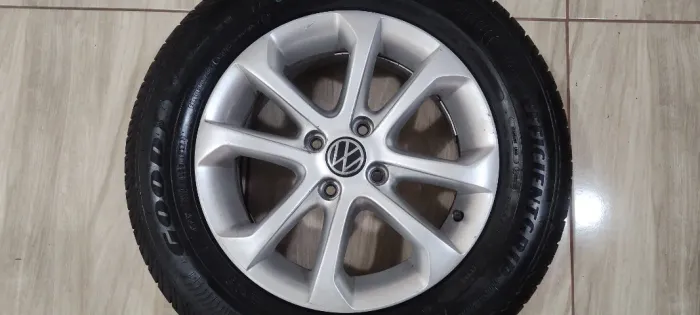 RODAS ARO 15 VW ORIGINAIS COM OU SEM PNEUS