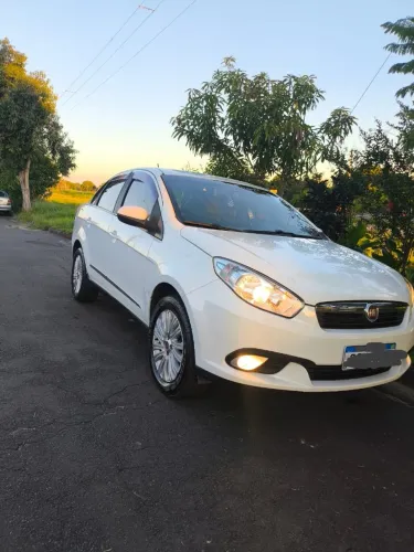 Fiat Grand Siena Essence 1.6 Flex 16V 2016