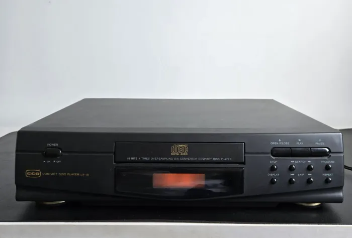 CD Player CCE LX-15 Vintage - 16 Bits 4x Oversampling Som Modular