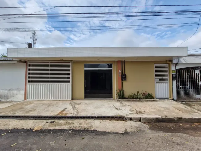 Alugo casa no Pedro Texeira 