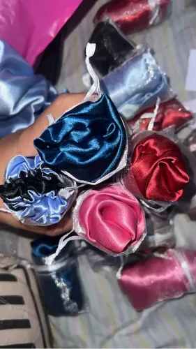 Toucas de cetim dupla face com regulador