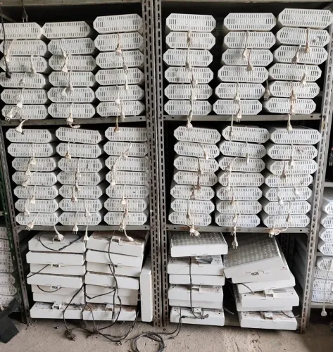 Lote  150 Refletores industriais para área  - lojas , galpões, etc. 
