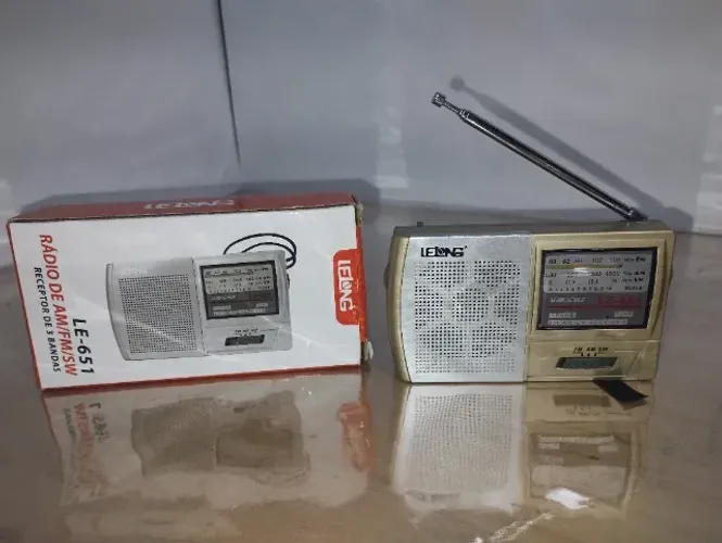Mini Rádio De Bolso Am/fm À Pilha Lelong Le651